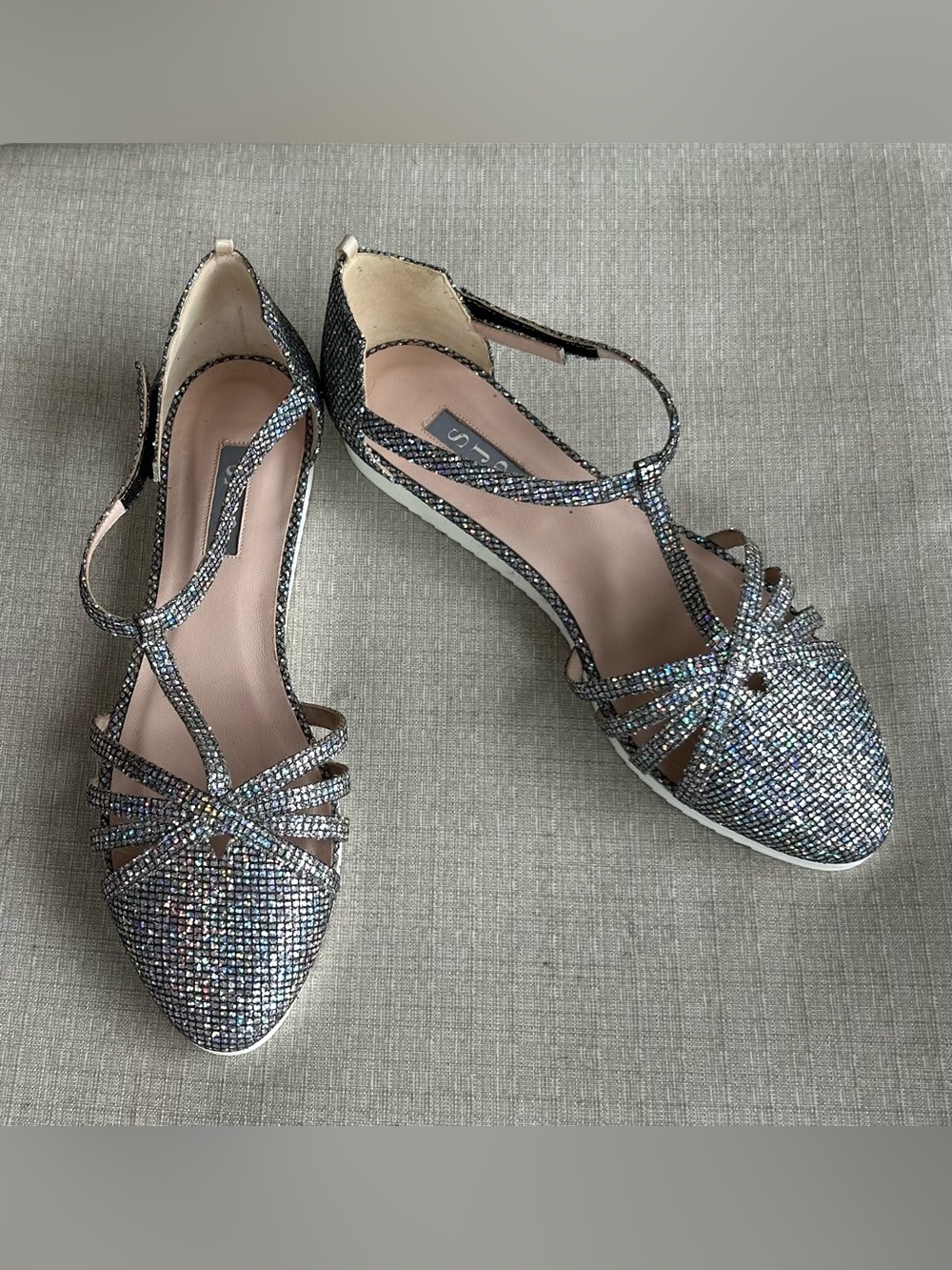 NWOB SJP by Sarah Jessica Parker Meteor Iridescent T-Strap Knot Flats